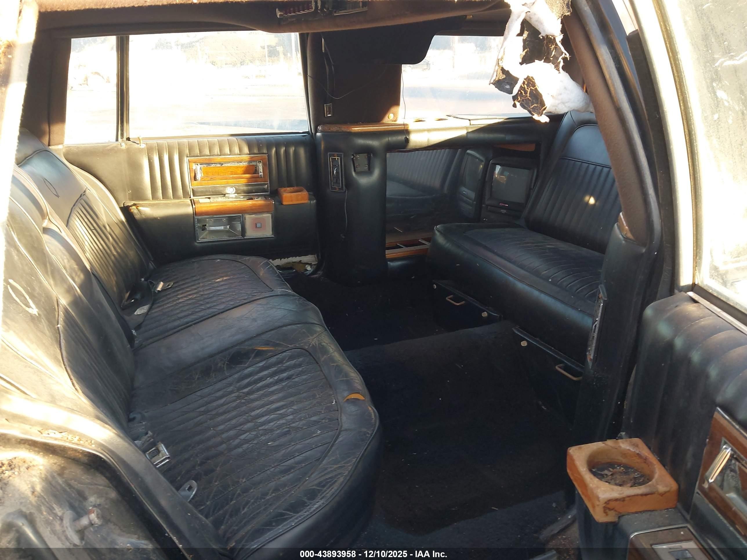 1987 Cadillac Brougham   Black vin: 1G6DW51Y7H9727406