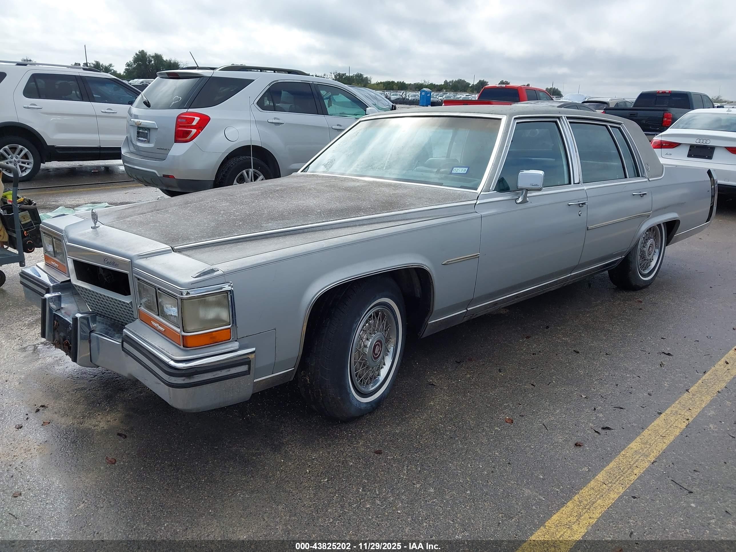 1988 Cadillac Brougham   Silver vin: 1G6DW51Y7J9733938