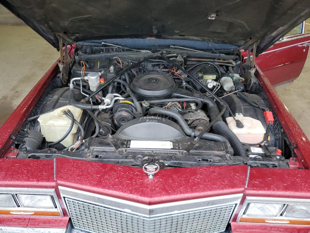 1987 Cadillac Brougham Burgundy vin: 1G6DW51Y8H9760303