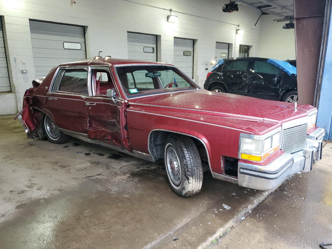 1987 Cadillac Brougham Burgundy vin: 1G6DW51Y8H9760303