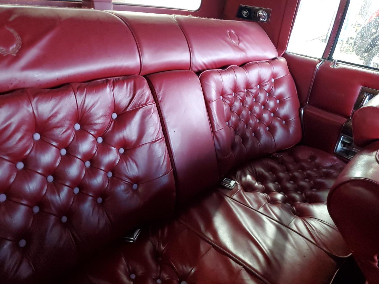 1987 Cadillac Brougham Burgundy vin: 1G6DW51Y8H9760303