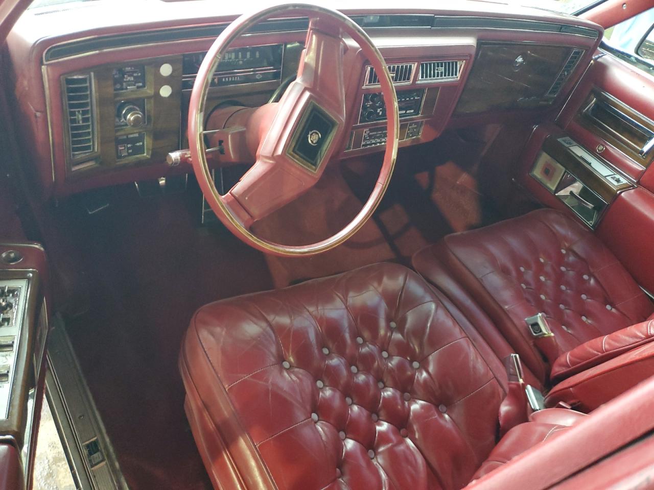 1987 Cadillac Brougham Burgundy vin: 1G6DW51Y8H9760303