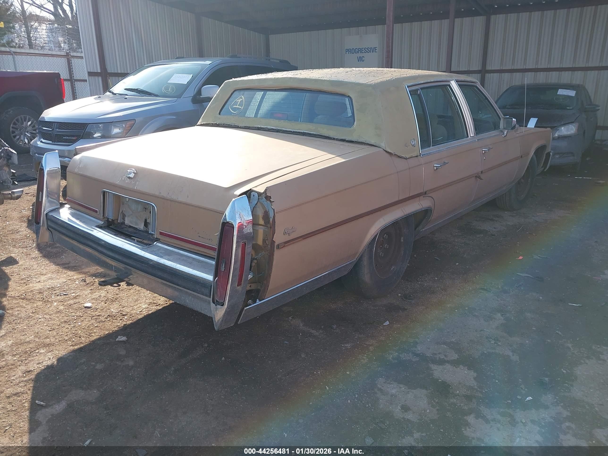 1987 Cadillac Brougham   Коричневый vin: 1G6DW51Y8H9761323