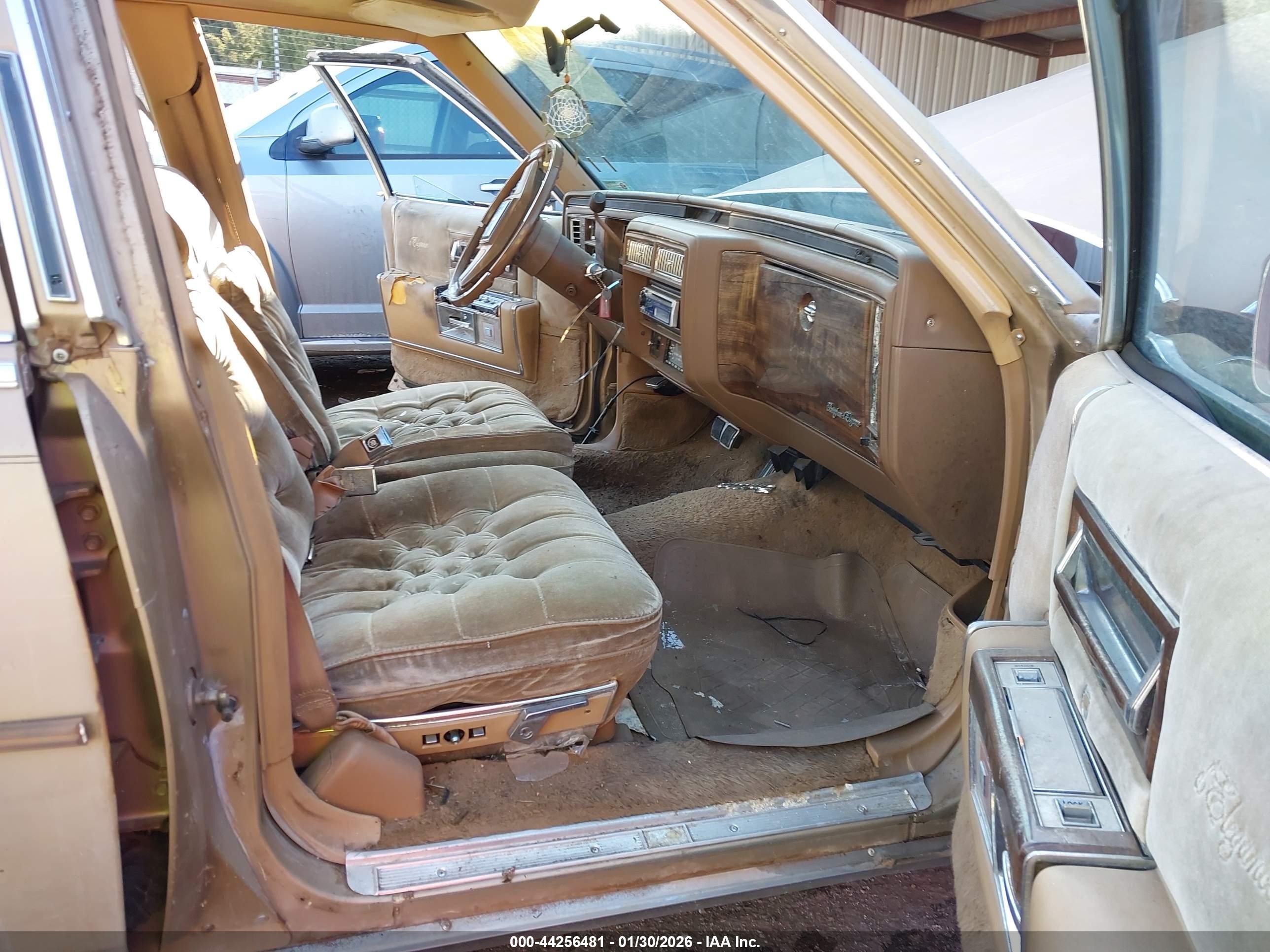 1987 Cadillac Brougham   Коричневый vin: 1G6DW51Y8H9761323