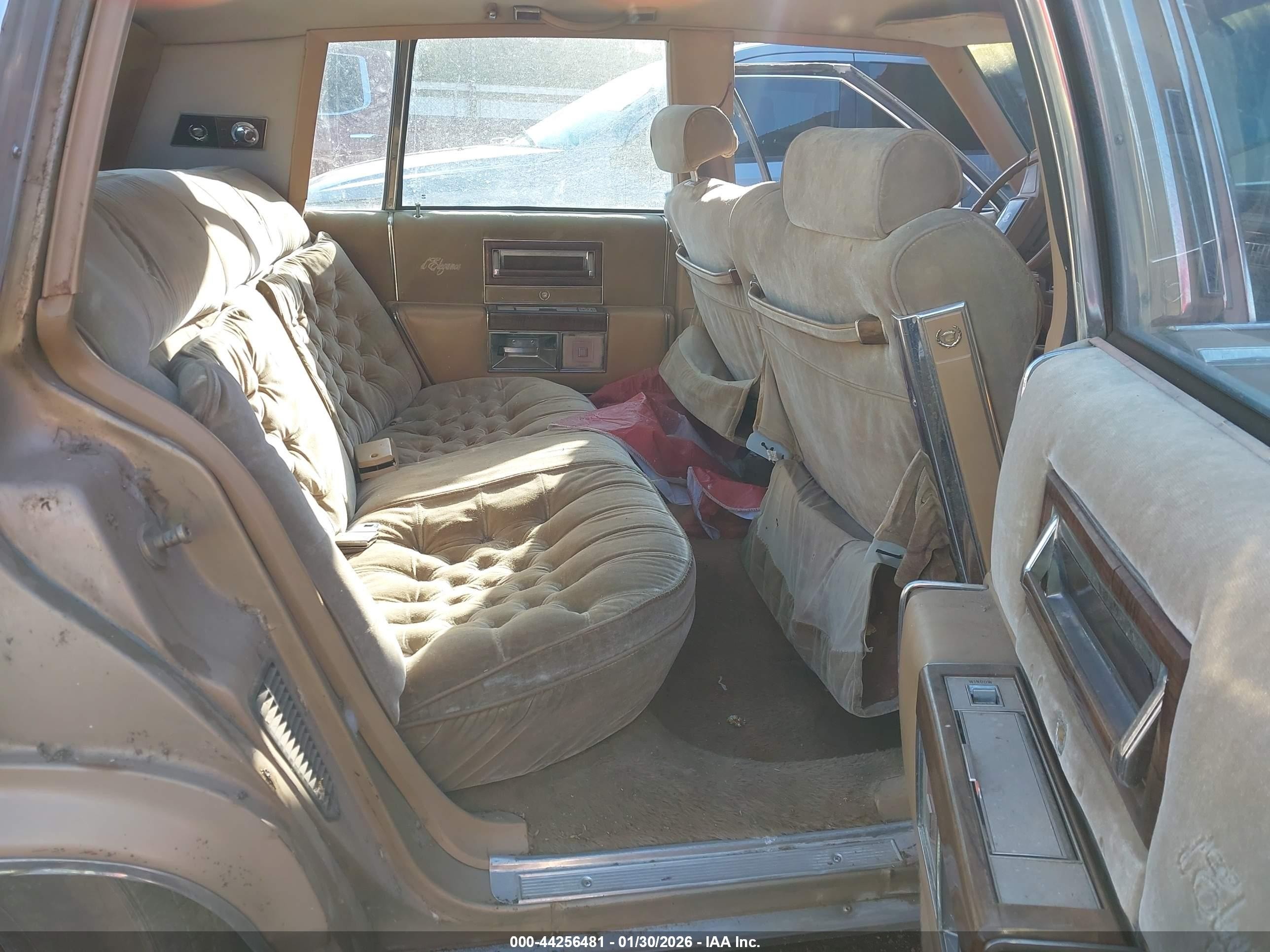 1987 Cadillac Brougham   Коричневый vin: 1G6DW51Y8H9761323