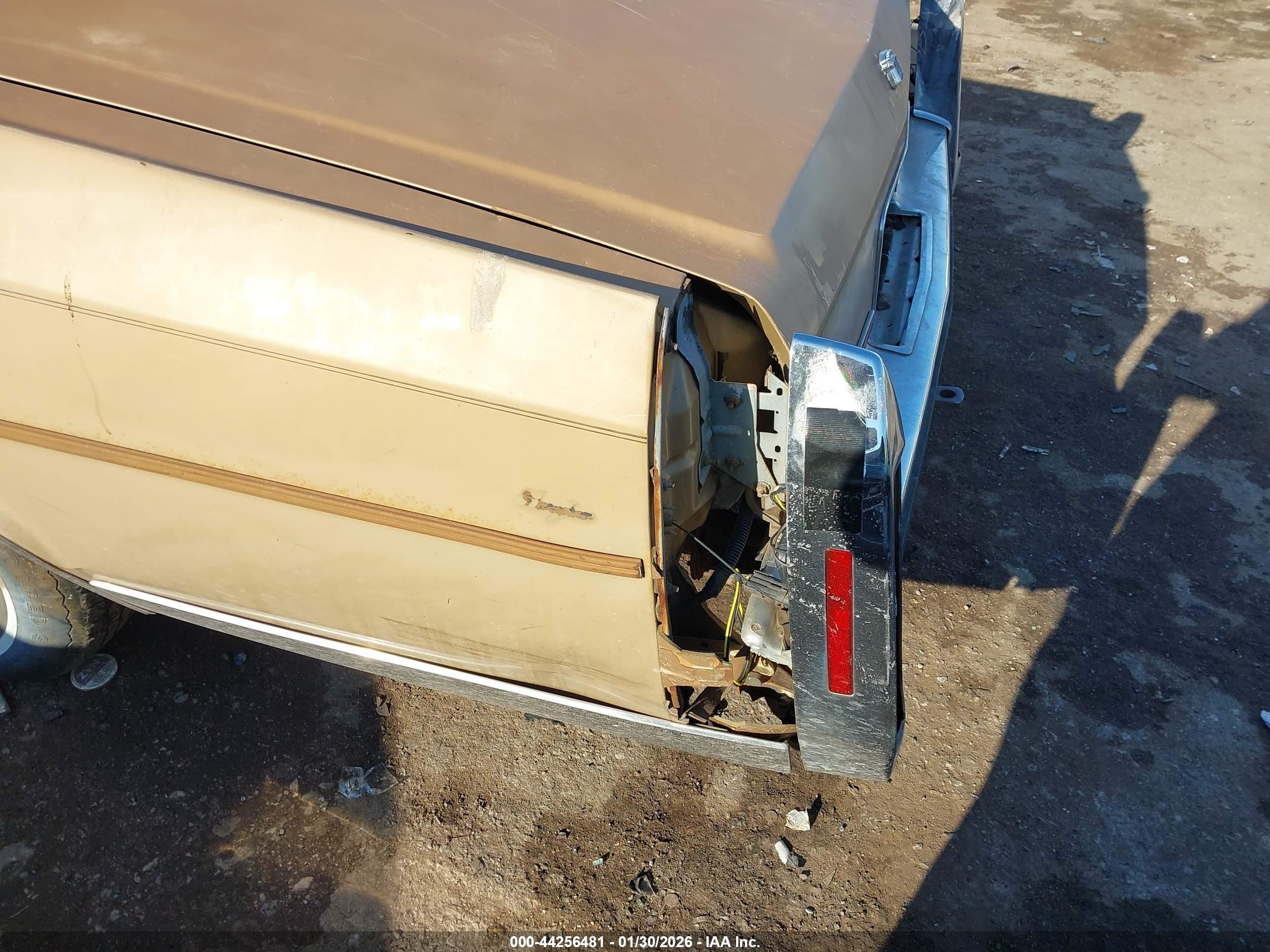 1987 Cadillac Brougham   Коричневый vin: 1G6DW51Y8H9761323