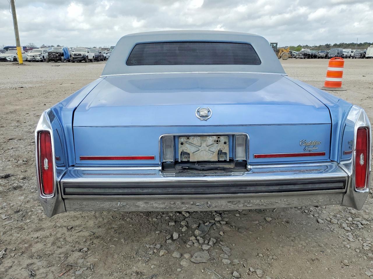 1988 Cadillac Brougham Blue vin: 1G6DW51YXJ9732816
