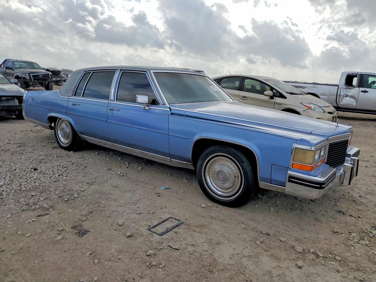 1988 Cadillac Brougham Blue vin: 1G6DW51YXJ9732816
