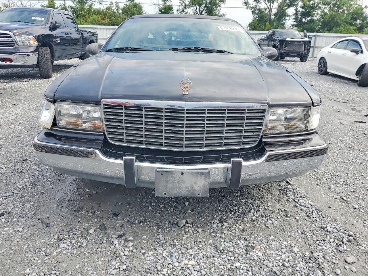 1995 Cadillac Fleetwood Base Черный vin: 1G6DW52P0SR704367