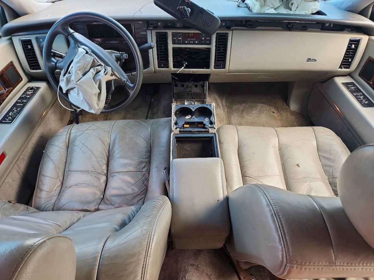 1995 Cadillac Fleetwood Base Серебряный vin: 1G6DW52P1SR704510