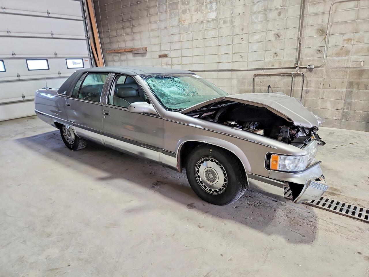 1995 Cadillac Fleetwood Base Серебряный vin: 1G6DW52P1SR704510