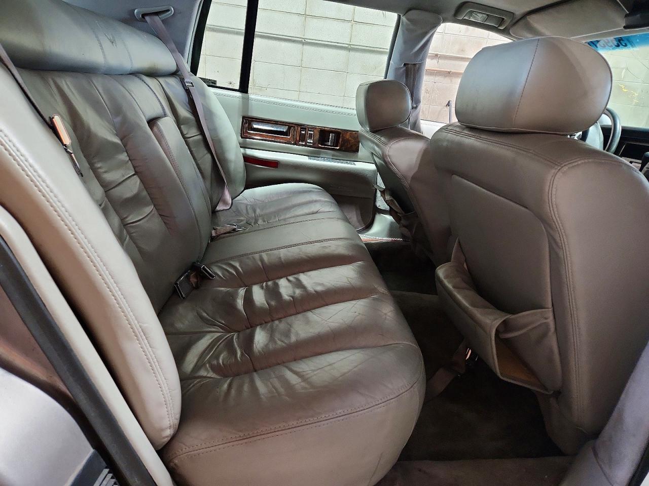1995 Cadillac Fleetwood Base Серебряный vin: 1G6DW52P1SR704510