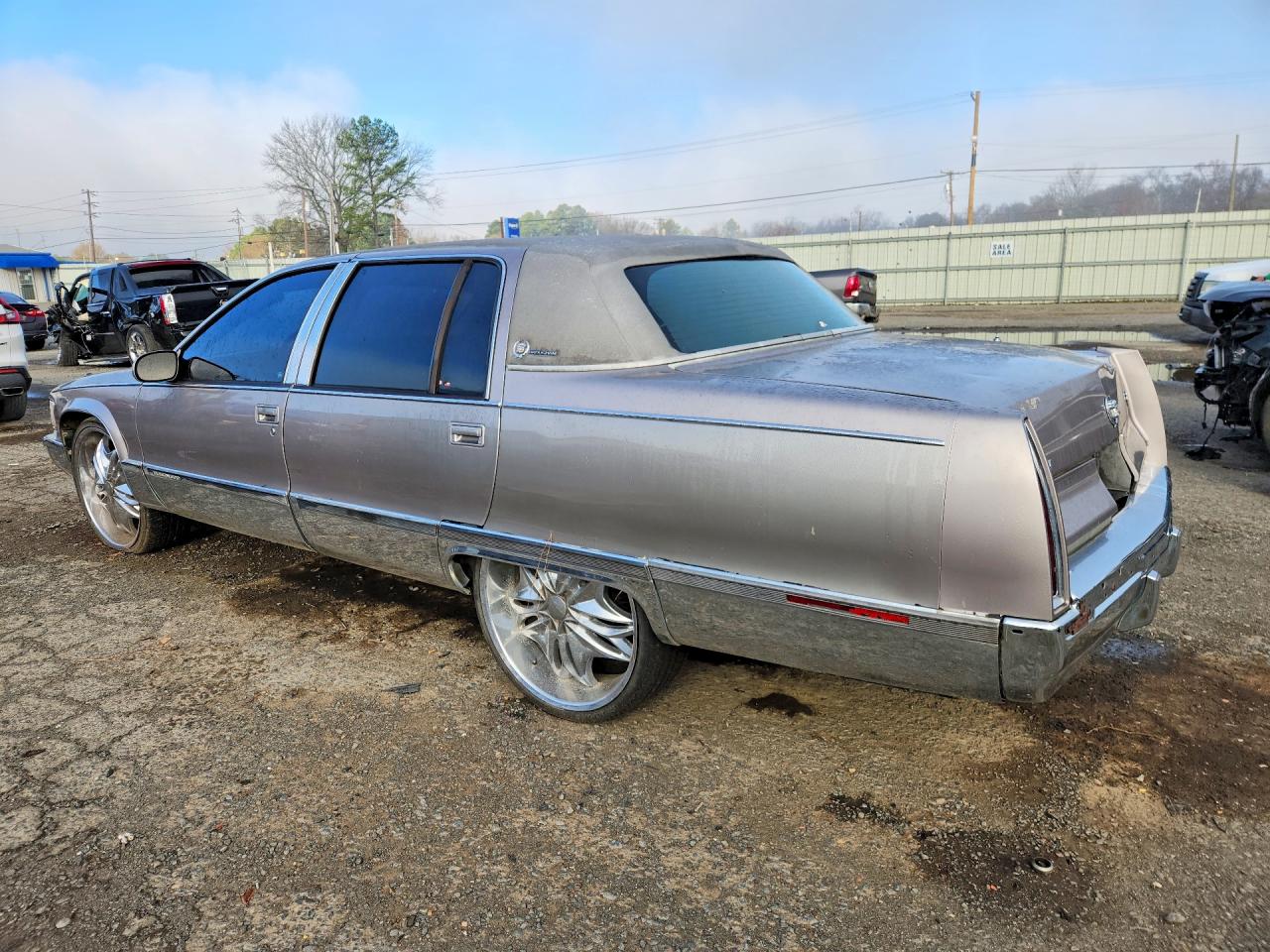 1996 Cadillac Fleetwood Base Gray vin: 1G6DW52P1TR702676