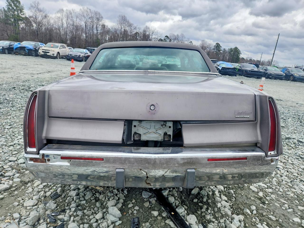 1994 Cadillac Fleetwood Base Gray vin: 1G6DW52P2RR724243