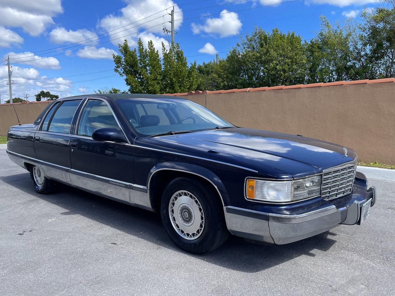 1995 Cadillac Fleetwood Base Blue vin: 1G6DW52P2SR713426