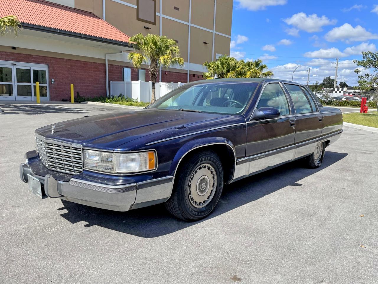 1995 Cadillac Fleetwood Base Blue vin: 1G6DW52P2SR713426