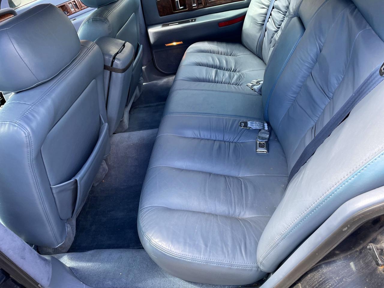 1995 Cadillac Fleetwood Base Blue vin: 1G6DW52P2SR713426