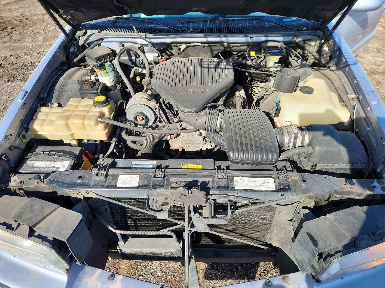 1996 Cadillac Fleetwood Base Blue vin: 1G6DW52P2TR704081