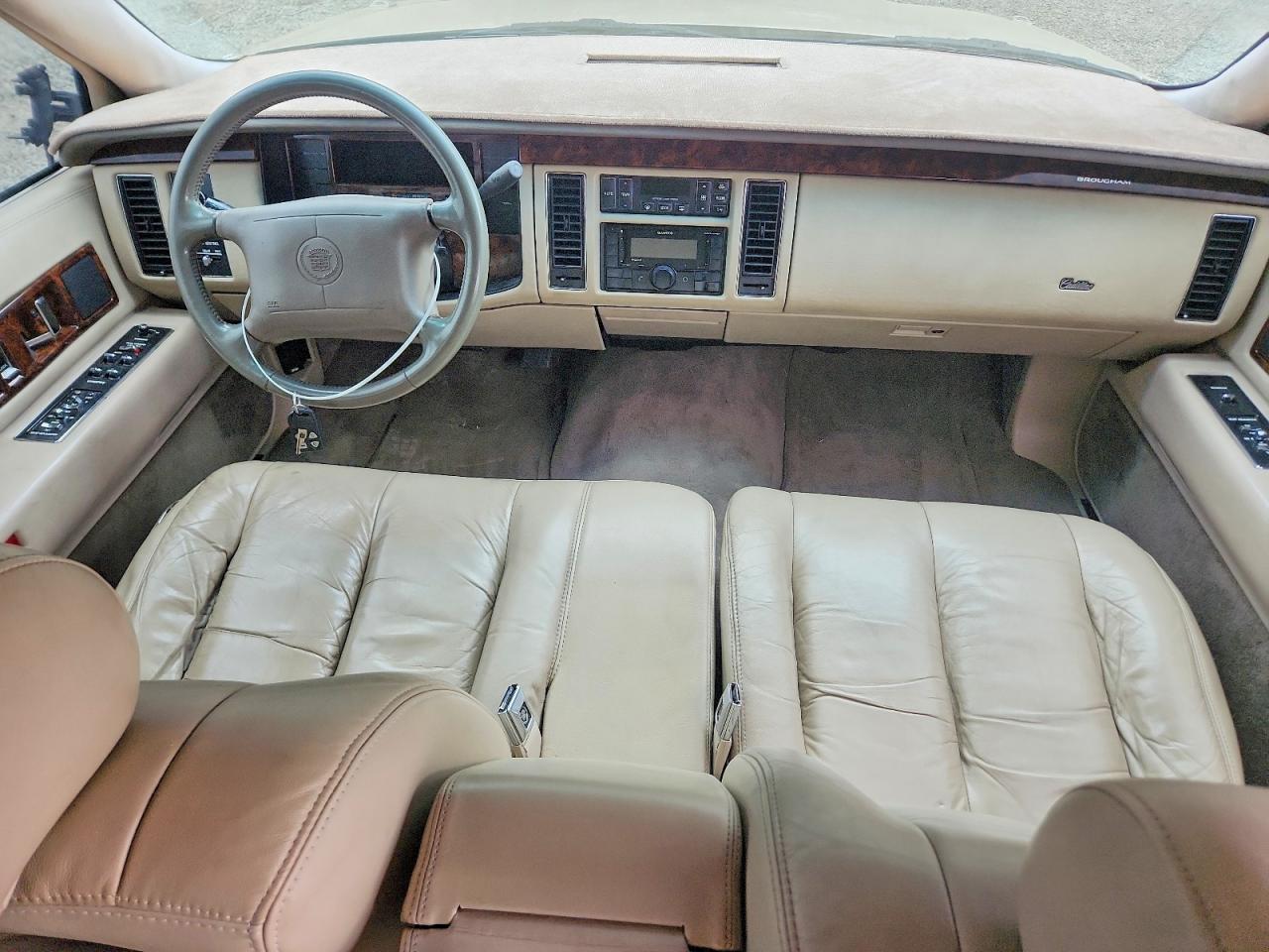 1995 Cadillac Fleetwood Base Tan vin: 1G6DW52P3SR707814