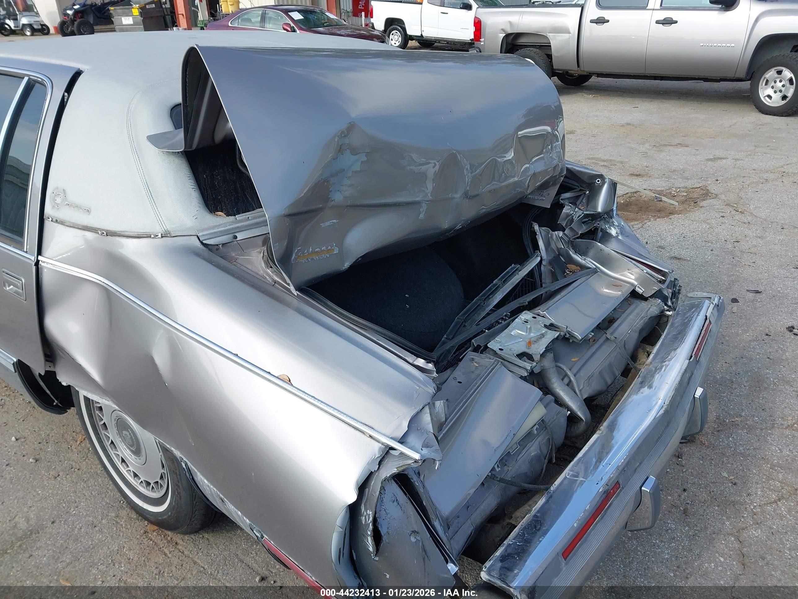 1996 Cadillac Fleetwood Brougham Серебряный vin: 1G6DW52P4TR707628