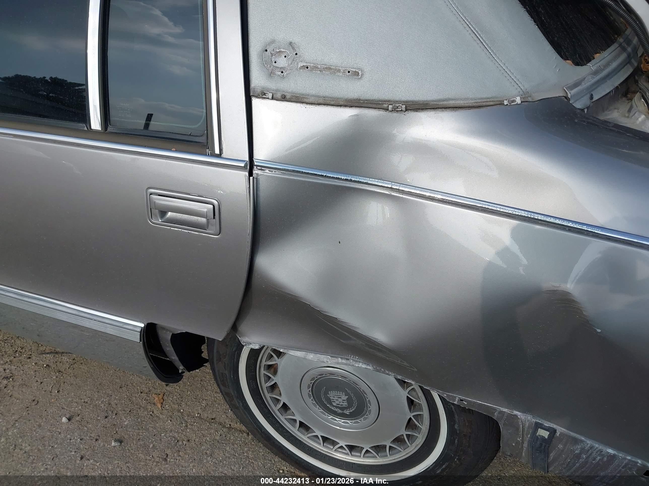 1996 Cadillac Fleetwood Brougham Серебряный vin: 1G6DW52P4TR707628