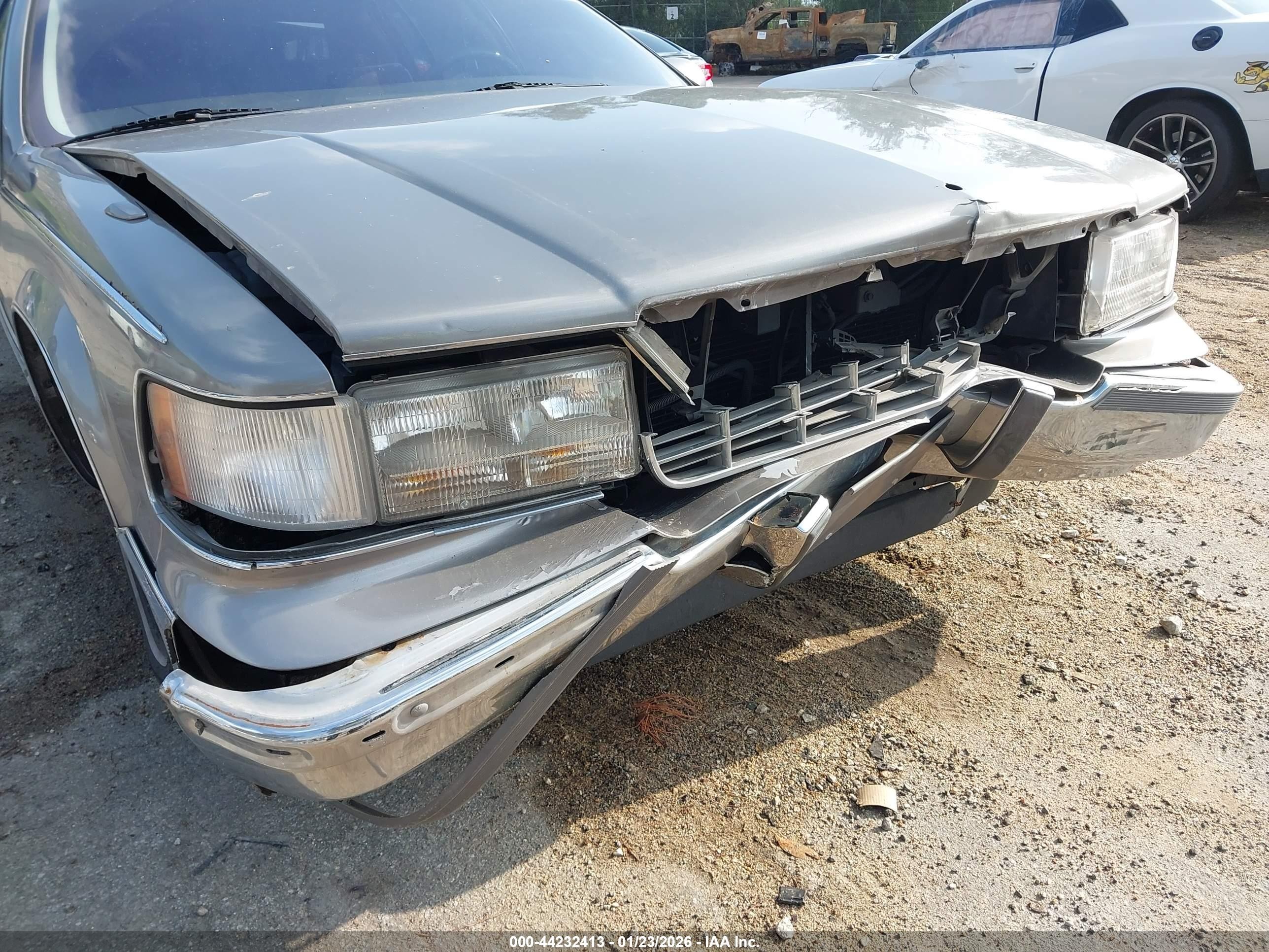 1996 Cadillac Fleetwood Brougham Серебряный vin: 1G6DW52P4TR707628