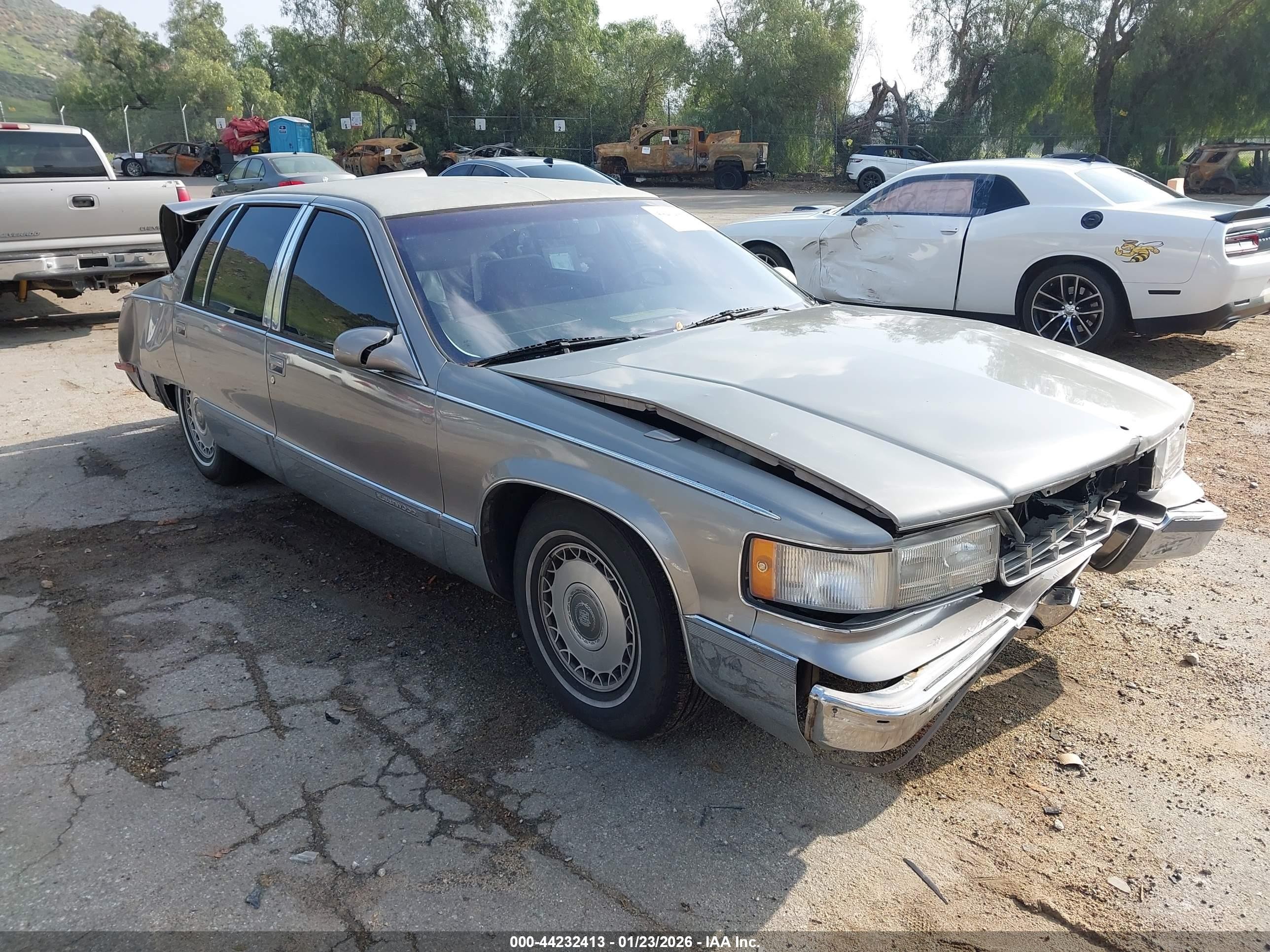 1996 Cadillac Fleetwood Brougham Silver vin: 1G6DW52P4TR707628