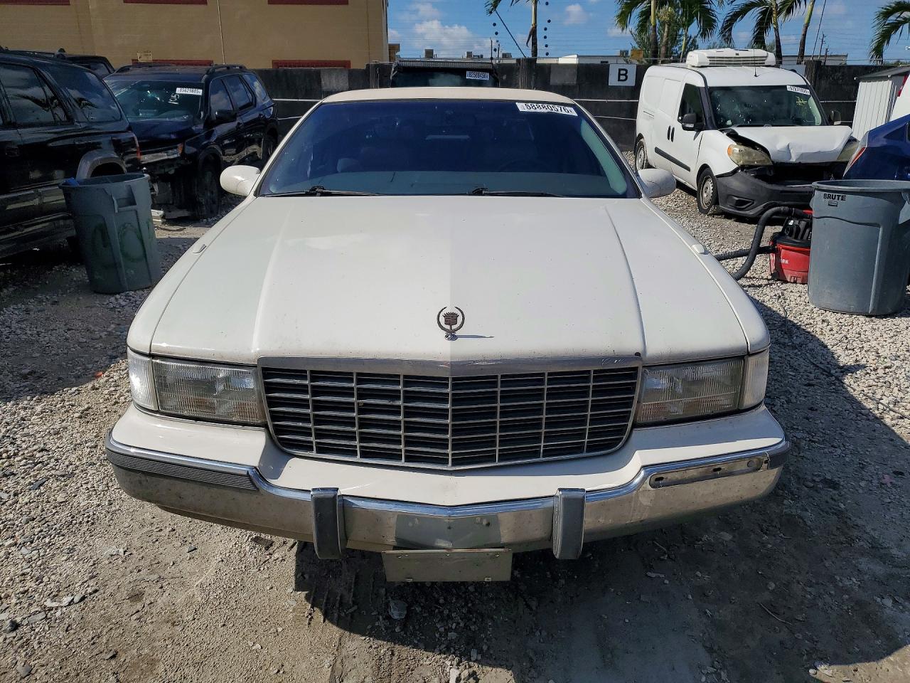 1996 Cadillac Fleetwood Base/brougham White vin: 1G6DW52P4TR709475