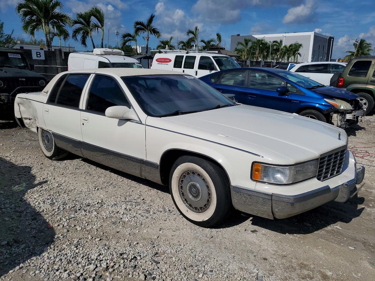 1996 Cadillac Fleetwood Base/brougham White vin: 1G6DW52P4TR709475