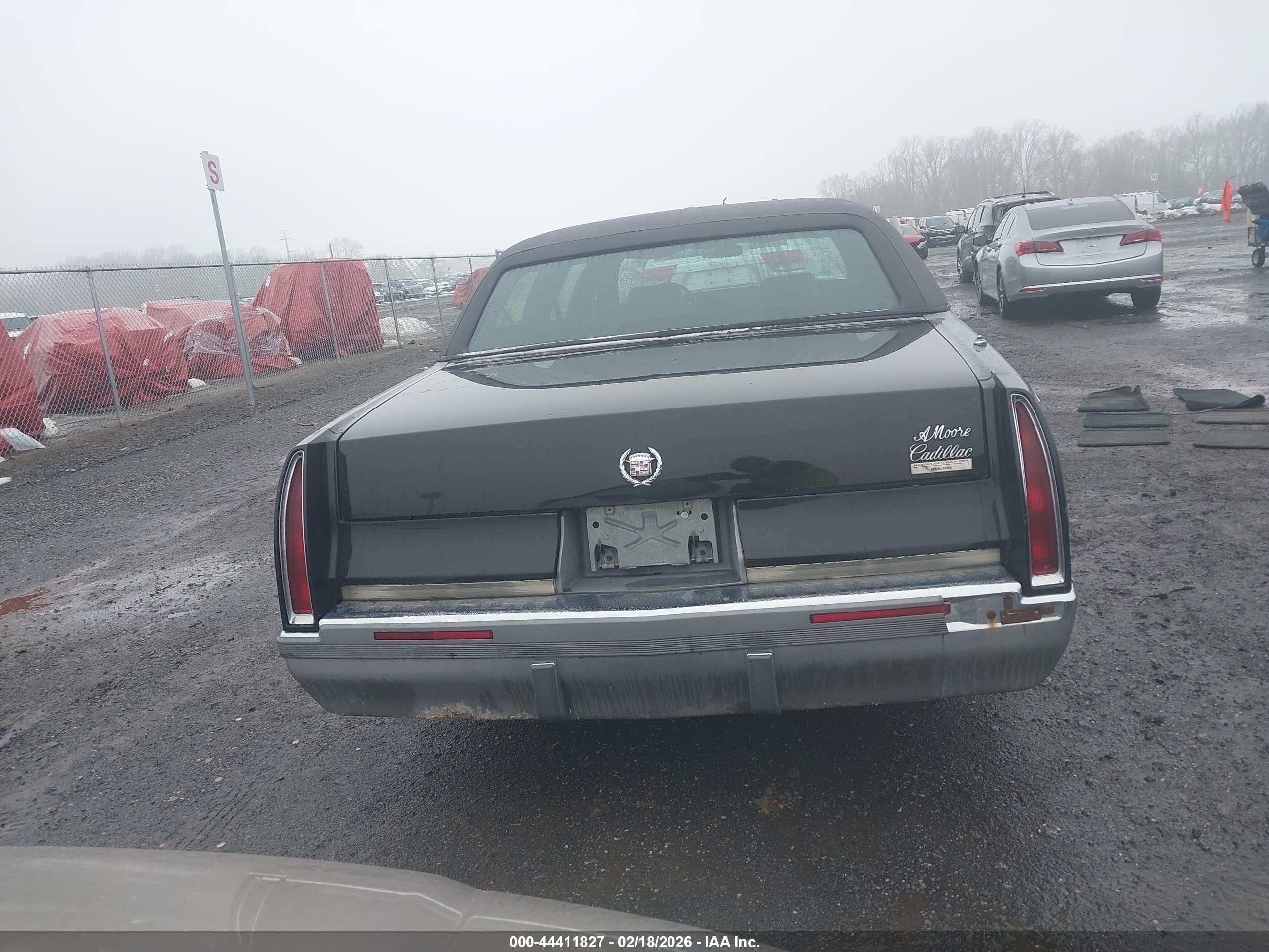 1996 Cadillac Fleetwood Brougham Black vin: 1G6DW52P4TR711825