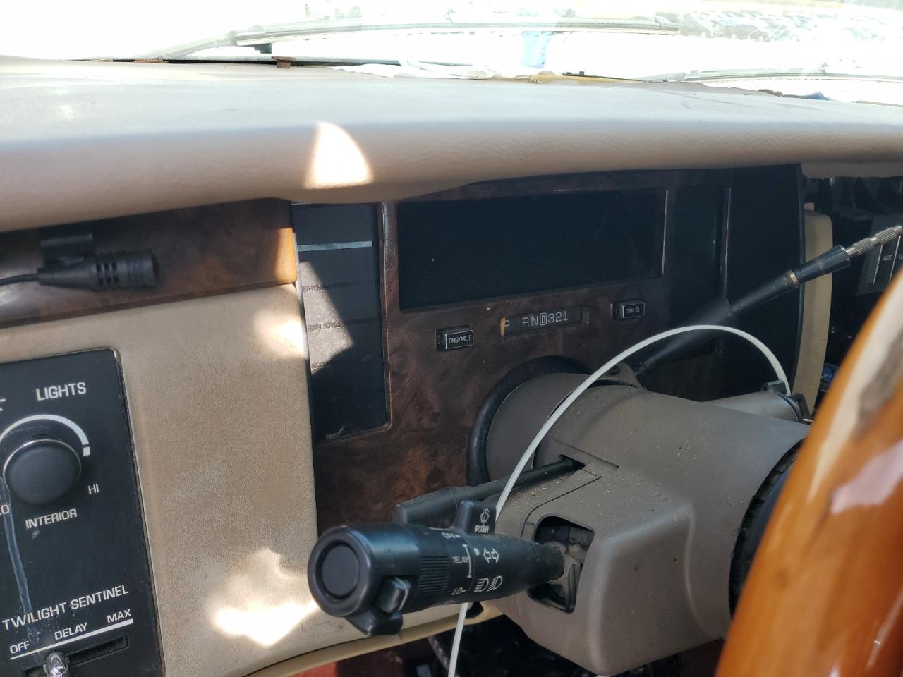1996 Cadillac Fleetwood Base Двухцветный vin: 1G6DW52P6TR706884