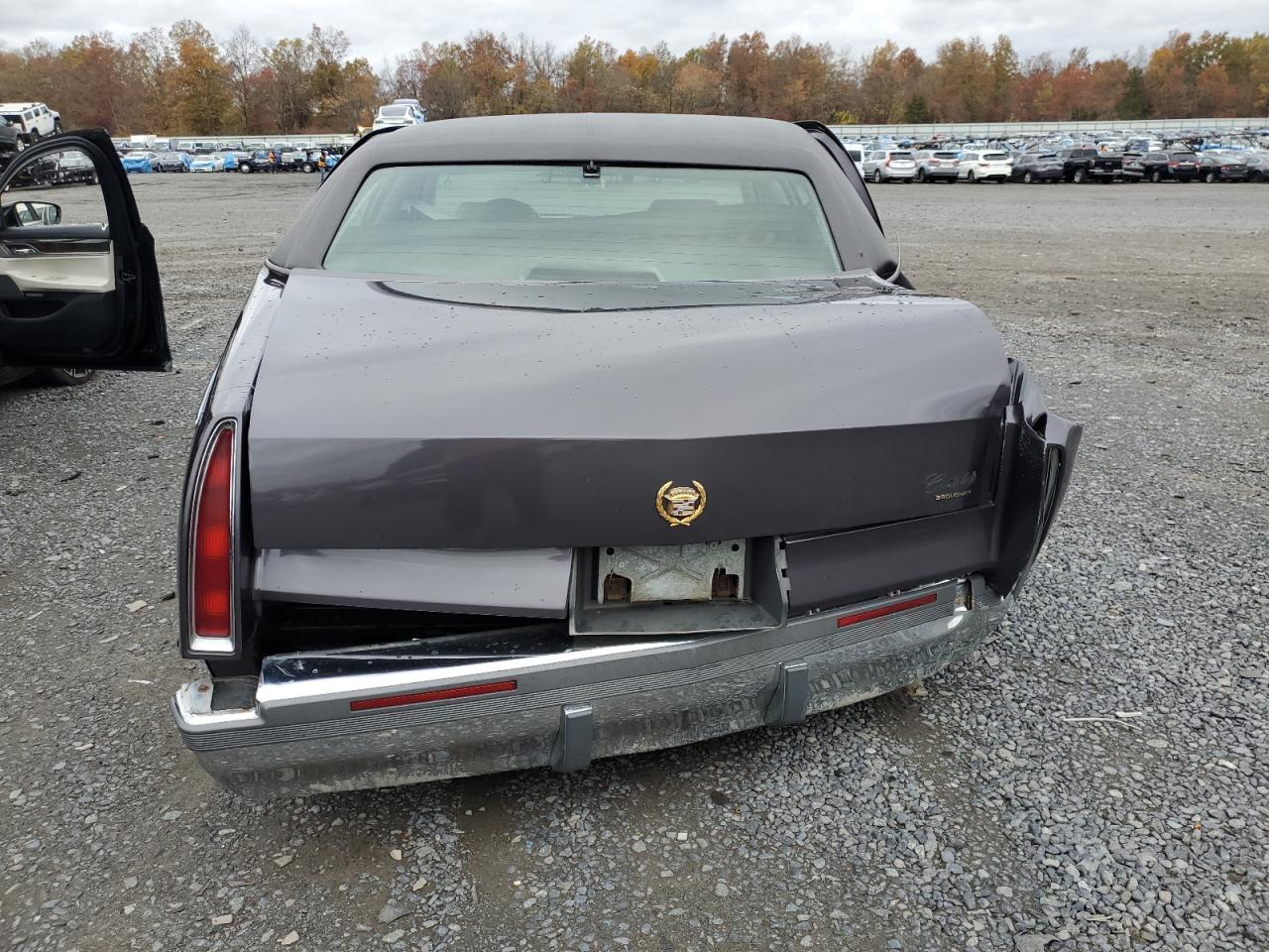 1995 Cadillac Fleetwood Base Purple vin: 1G6DW52P7SR706410