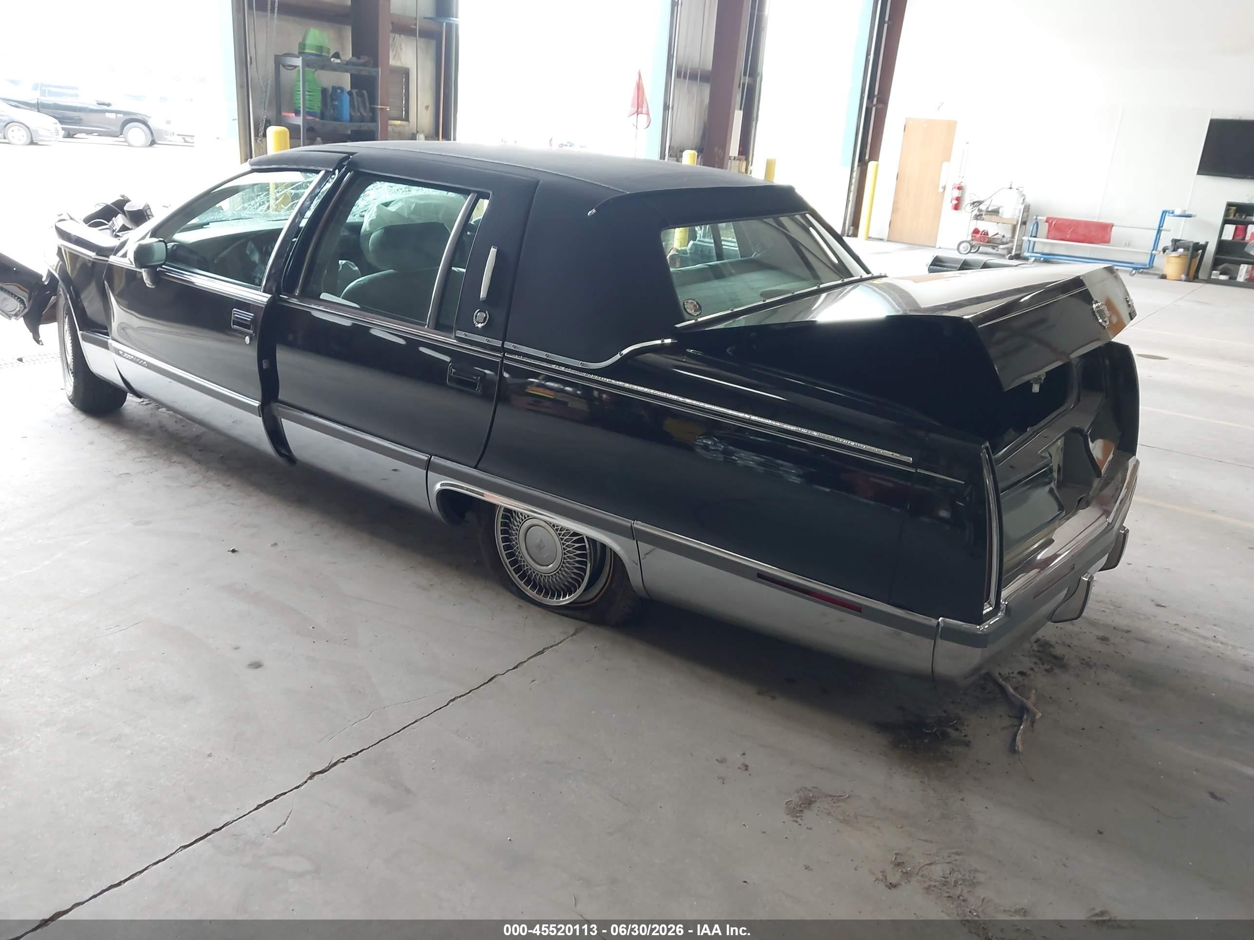 1994 Cadillac Fleetwood Brougham Black vin: 1G6DW52P8RR703879