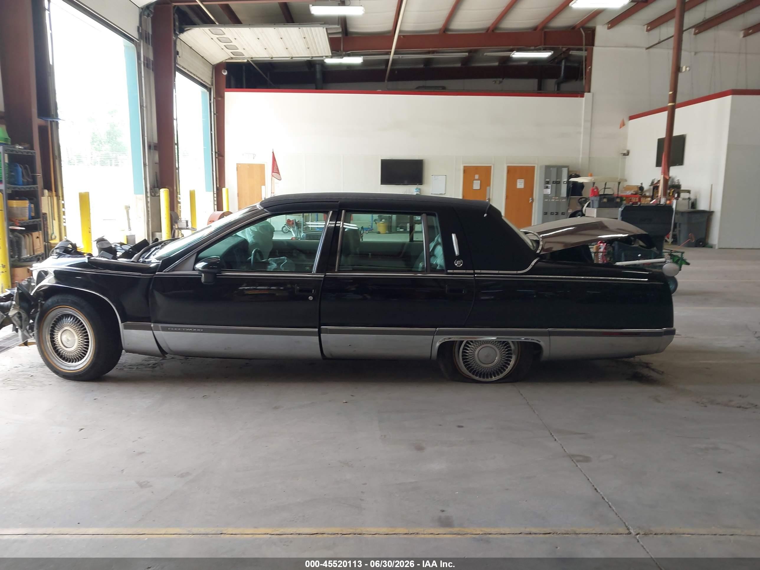 1994 Cadillac Fleetwood Brougham Black vin: 1G6DW52P8RR703879