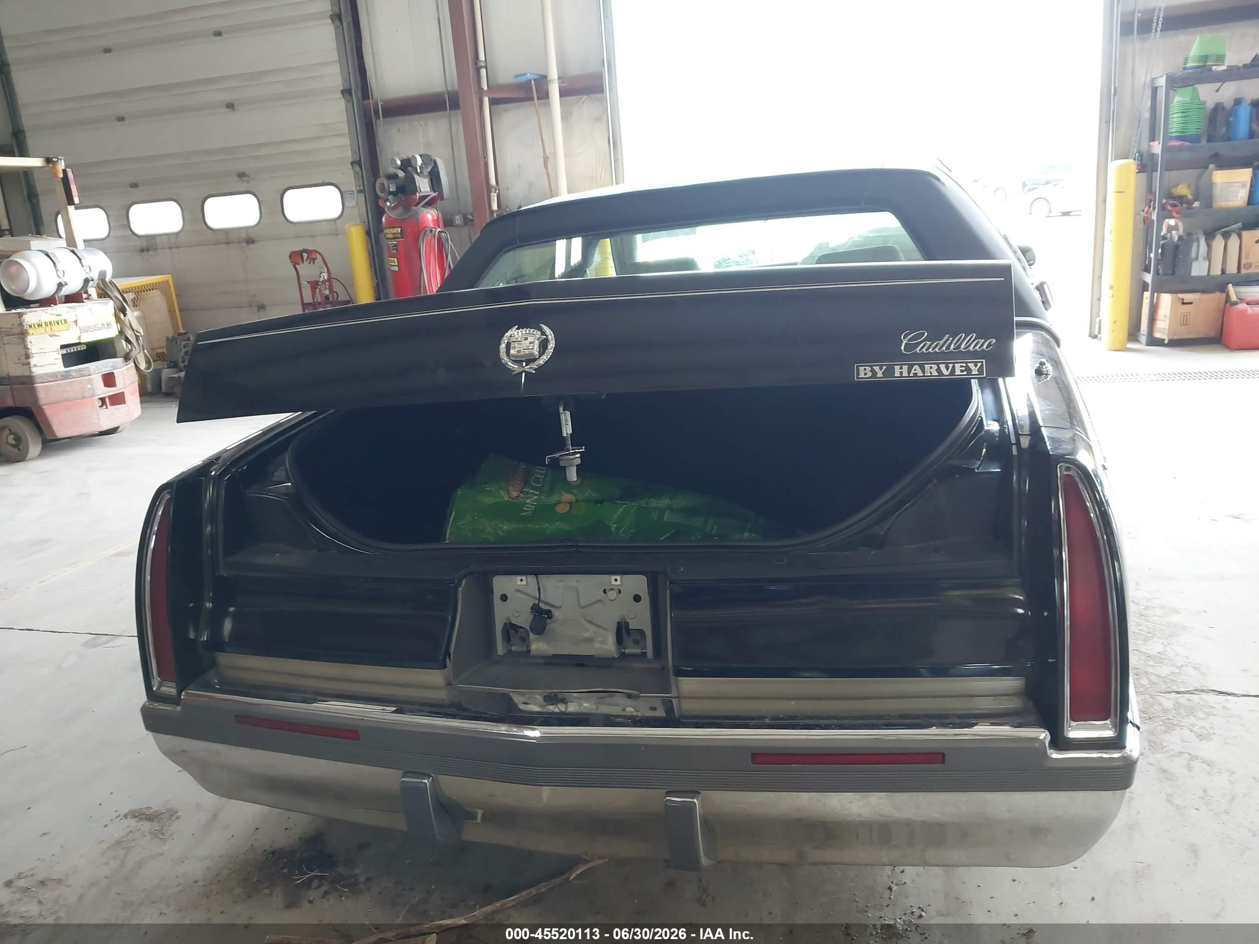 1994 Cadillac Fleetwood Brougham Black vin: 1G6DW52P8RR703879