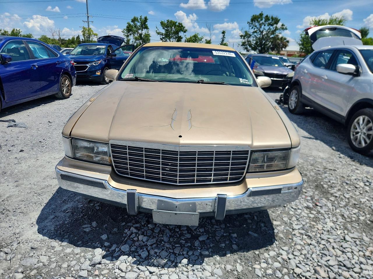 1996 Cadillac Fleetwood Base Tan vin: 1G6DW52P8TR702447