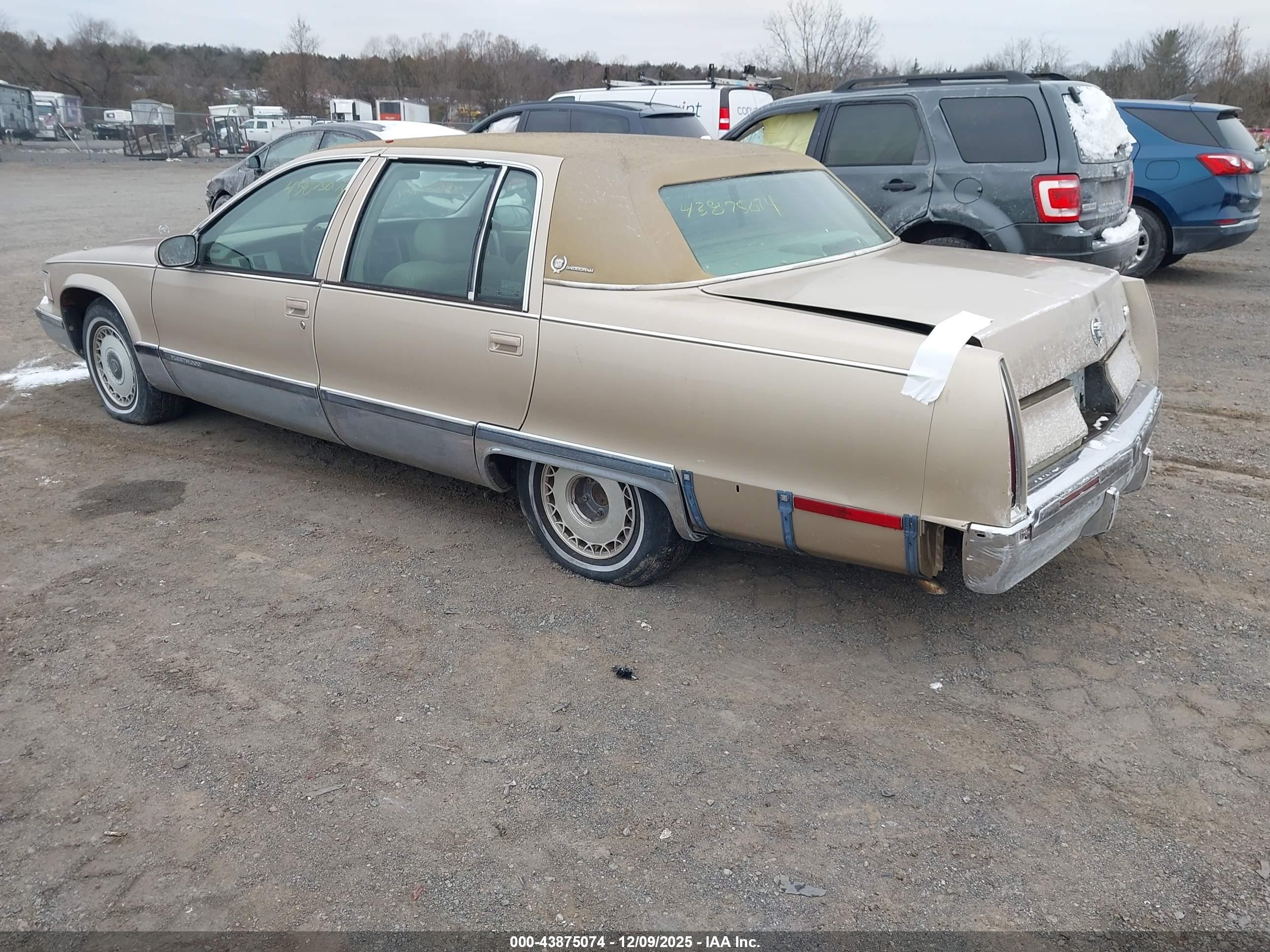 1996 Cadillac Fleetwood Brougham Gold vin: 1G6DW52P8TR707325