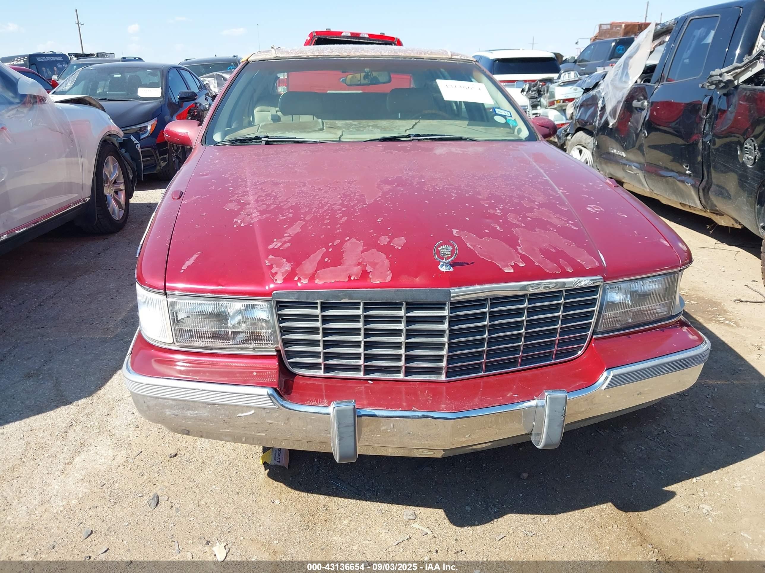 1996 Cadillac Fleetwood Brougham Red vin: 1G6DW52P8TR708622