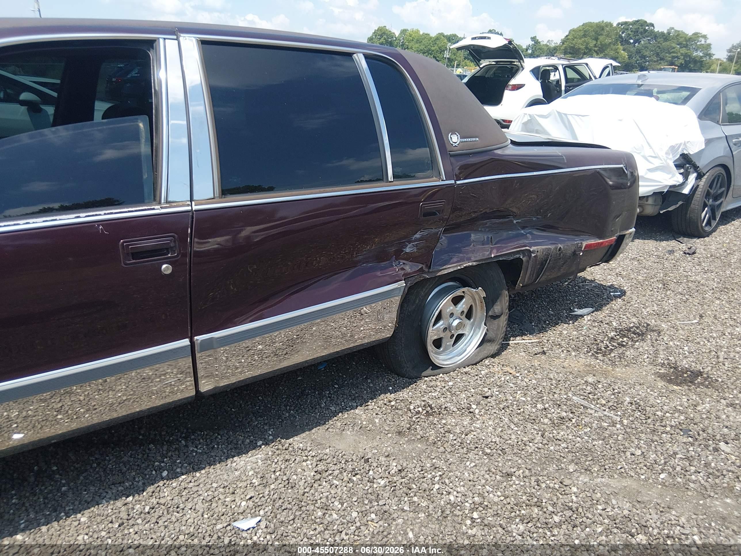 1994 Cadillac Fleetwood Brougham Burgundy vin: 1G6DW52P9RR704989