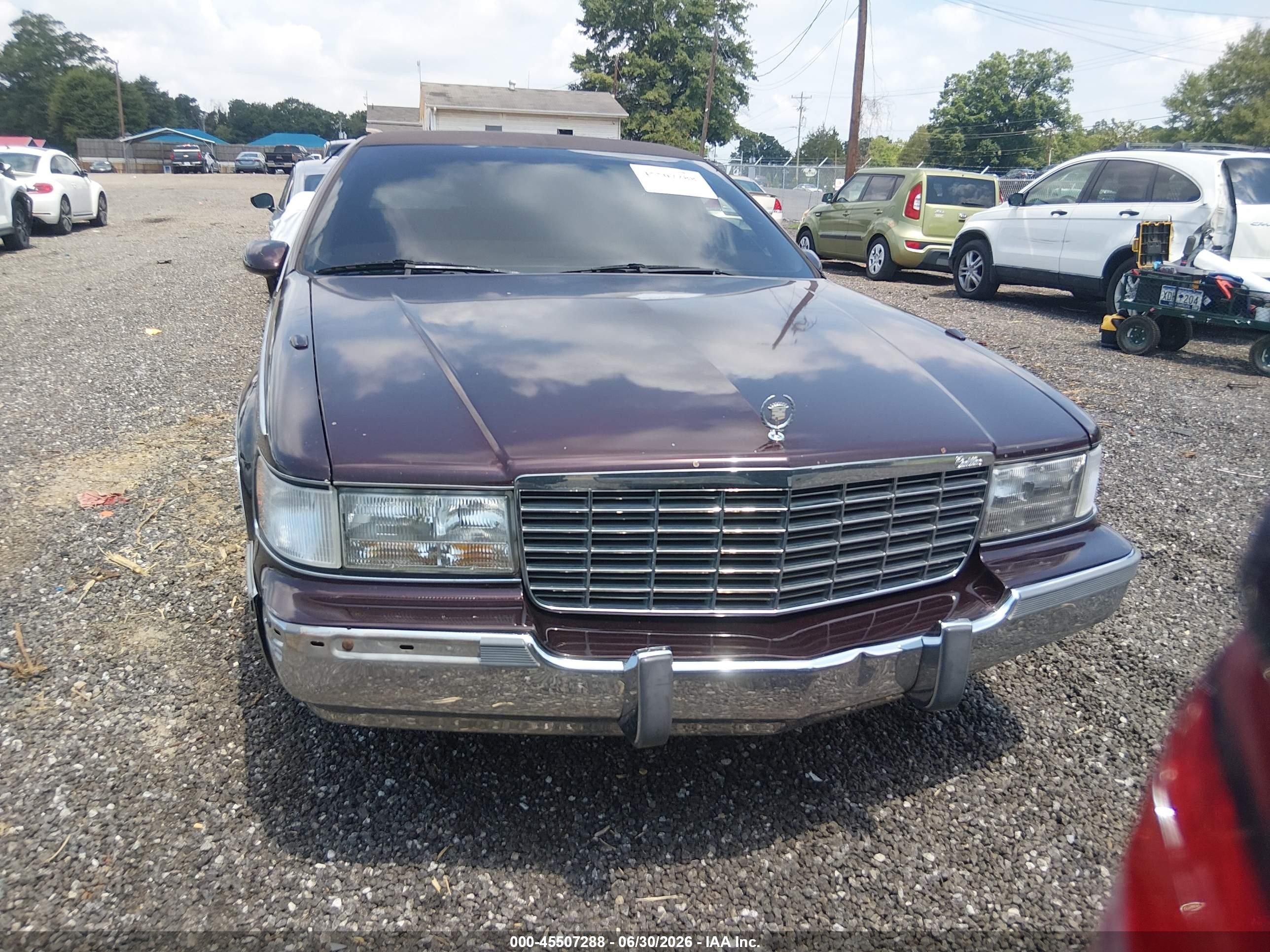 1994 Cadillac Fleetwood Brougham Burgundy vin: 1G6DW52P9RR704989