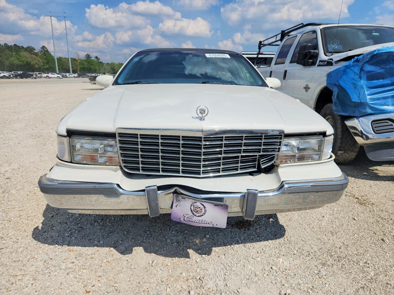 1996 Cadillac Fleetwood Base White vin: 1G6DW52PXTR711103