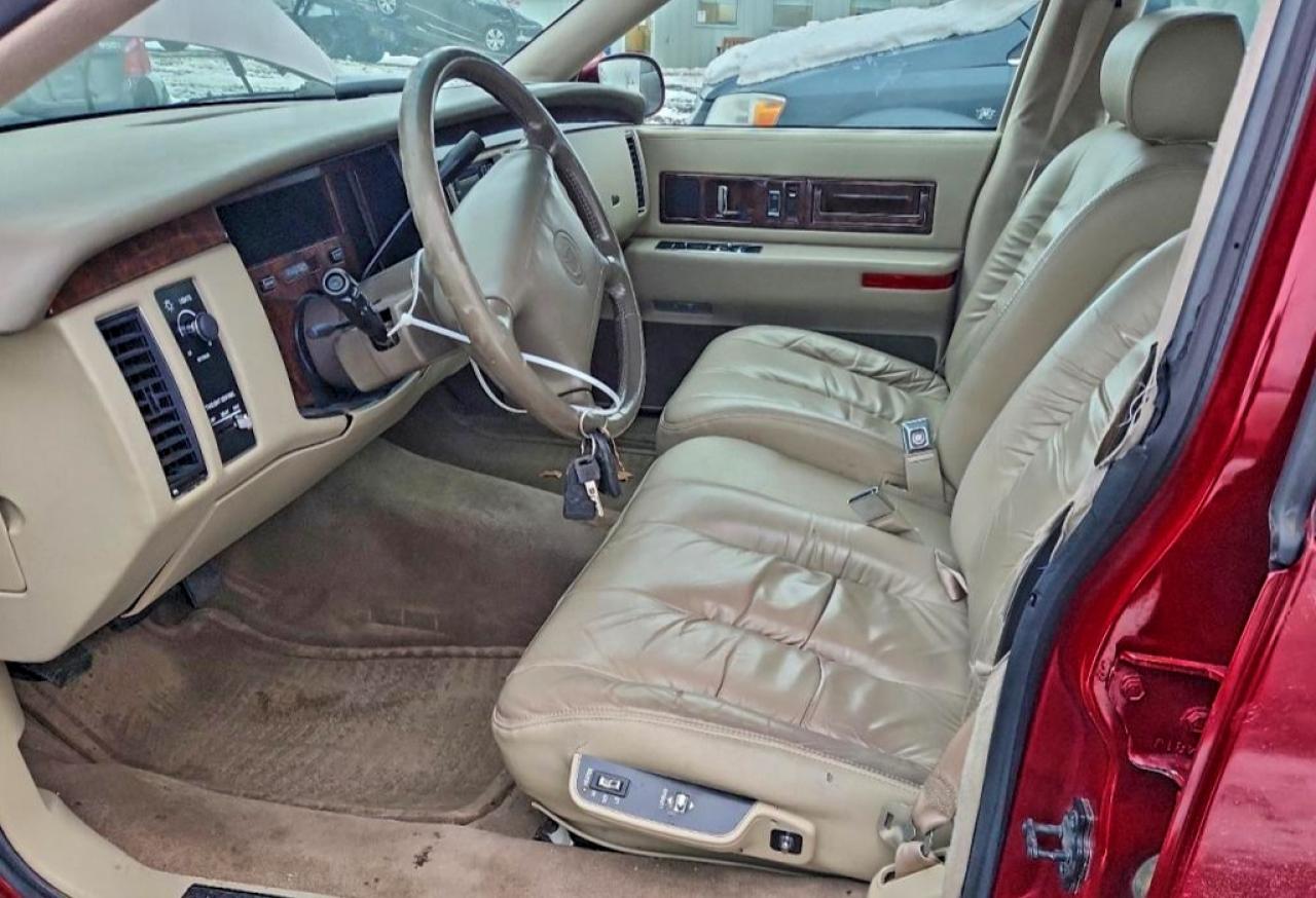 1996 Cadillac Fleetwood Base Burgundy vin: 1G6DW52PXTR712137