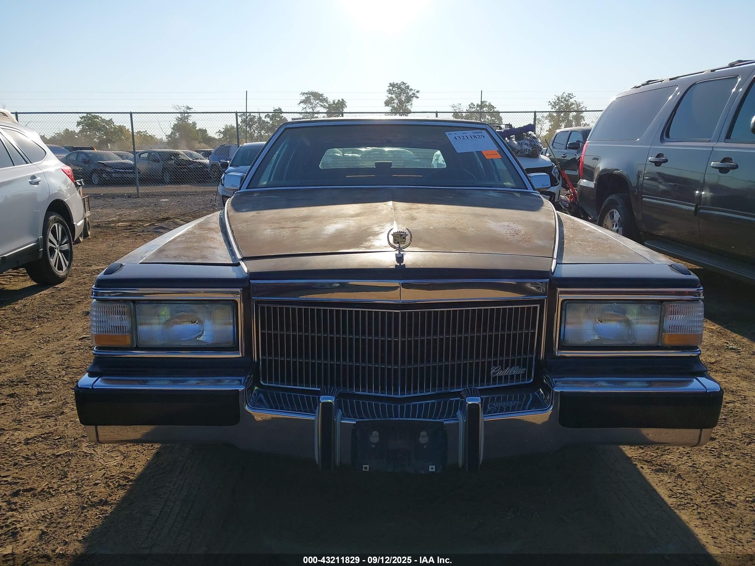 1990 Cadillac Brougham   Черный vin: 1G6DW5470LR712998