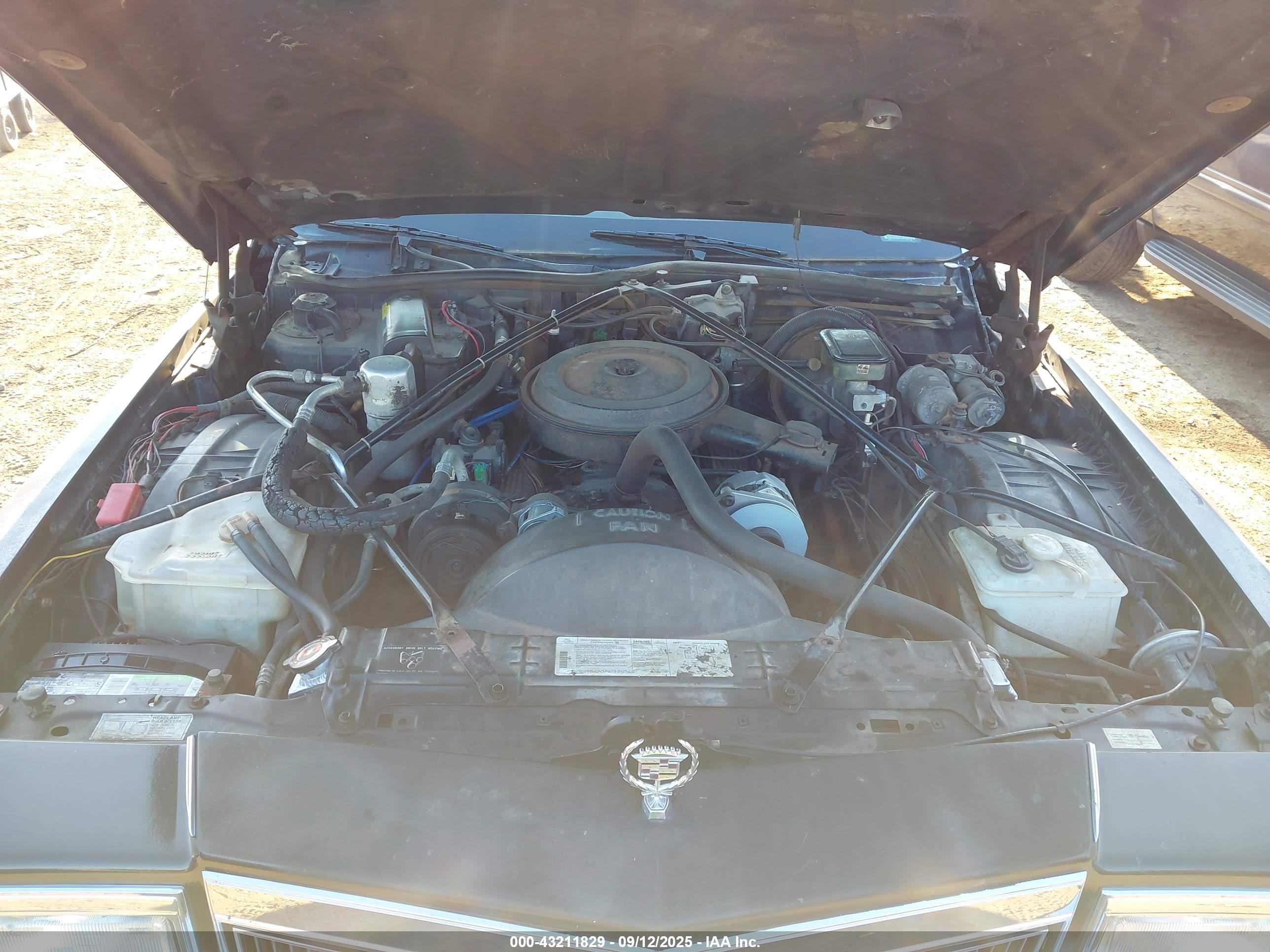 1990 Cadillac Brougham   Черный vin: 1G6DW5470LR712998