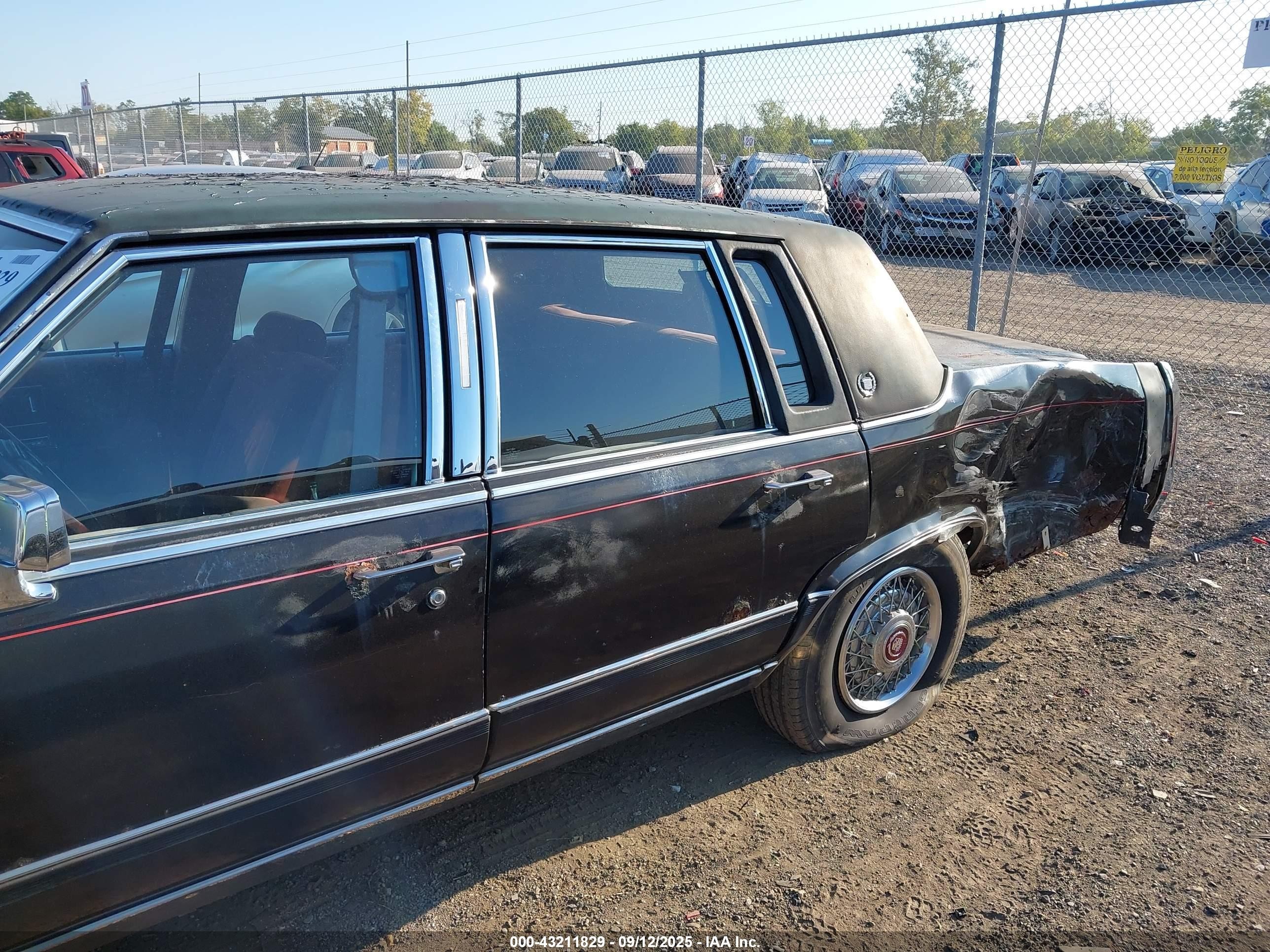 1990 Cadillac Brougham   Черный vin: 1G6DW5470LR712998