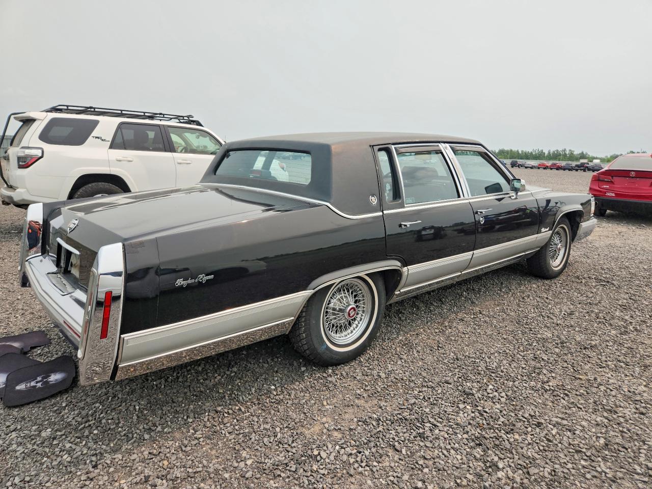 1990 Cadillac Brougham Black vin: 1G6DW5472LR727082