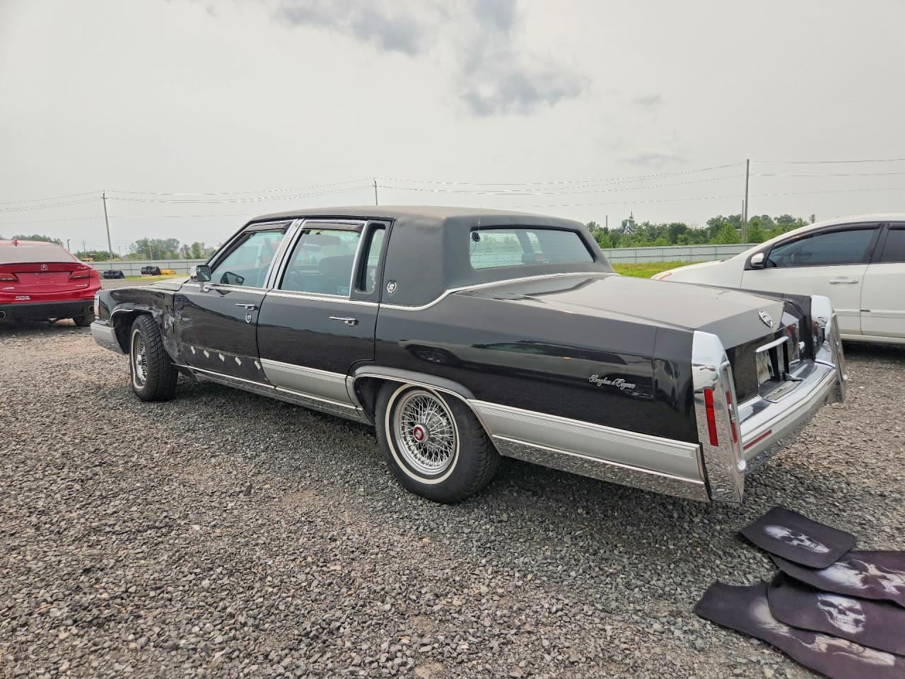1990 Cadillac Brougham Black vin: 1G6DW5472LR727082