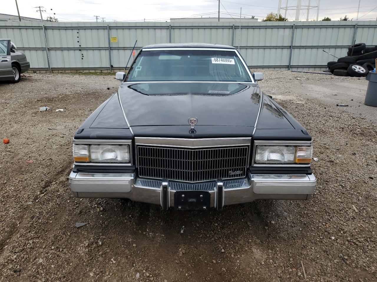 1990 Cadillac Brougham Черный vin: 1G6DW5472LR731634