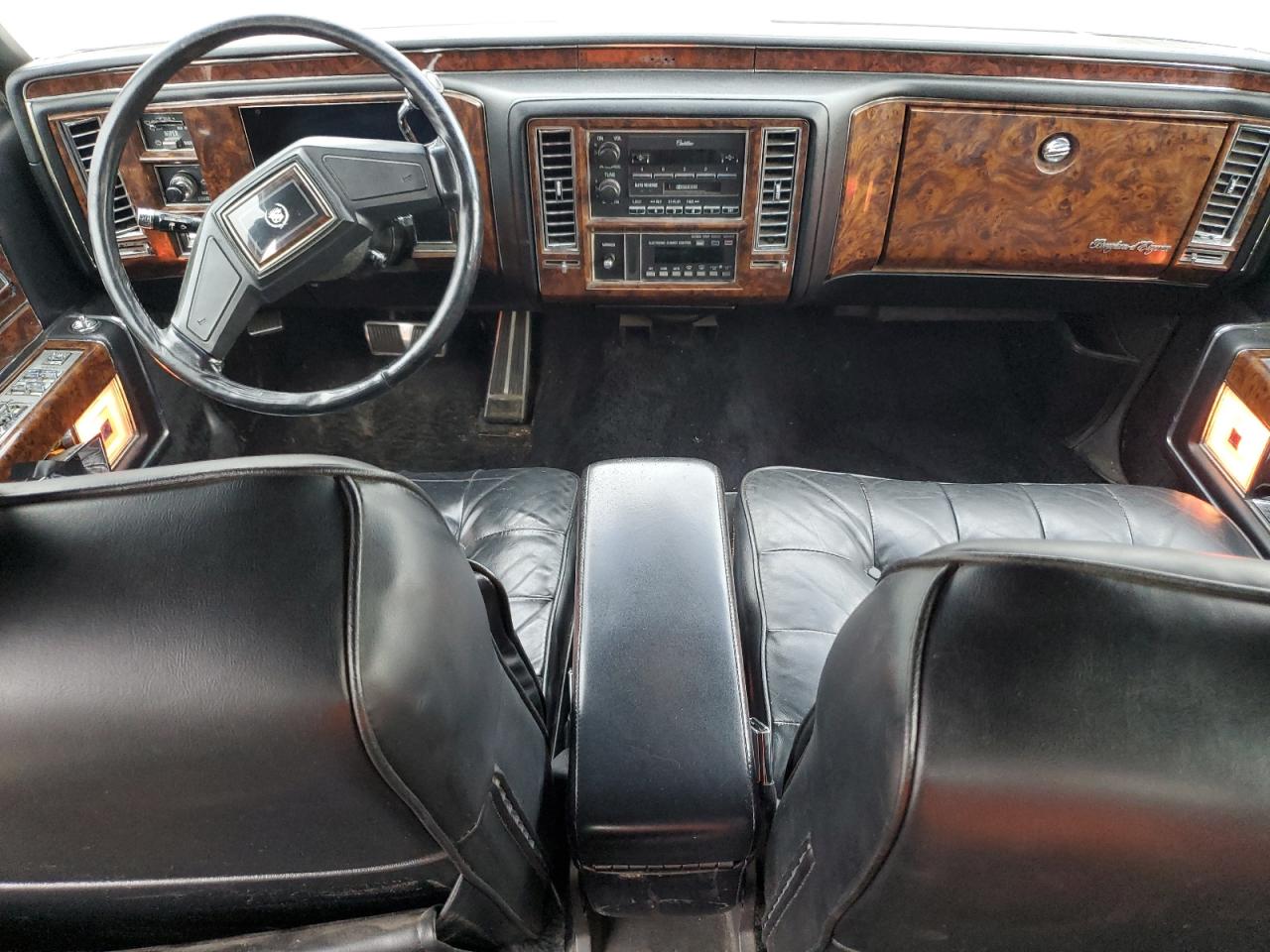 1990 Cadillac Brougham Черный vin: 1G6DW5472LR731634