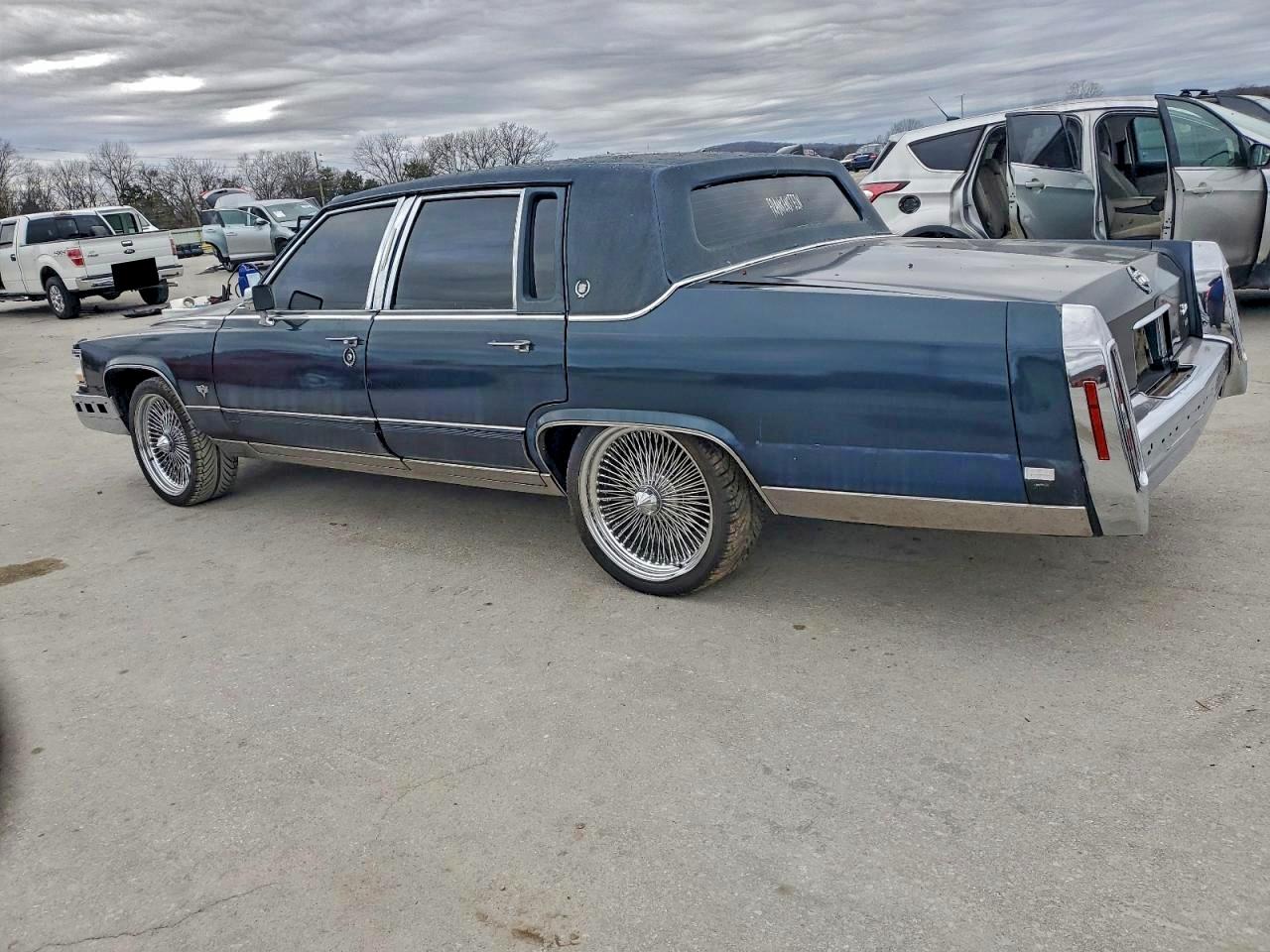 1990 Cadillac Brougham Синий vin: 1G6DW5476LR733645
